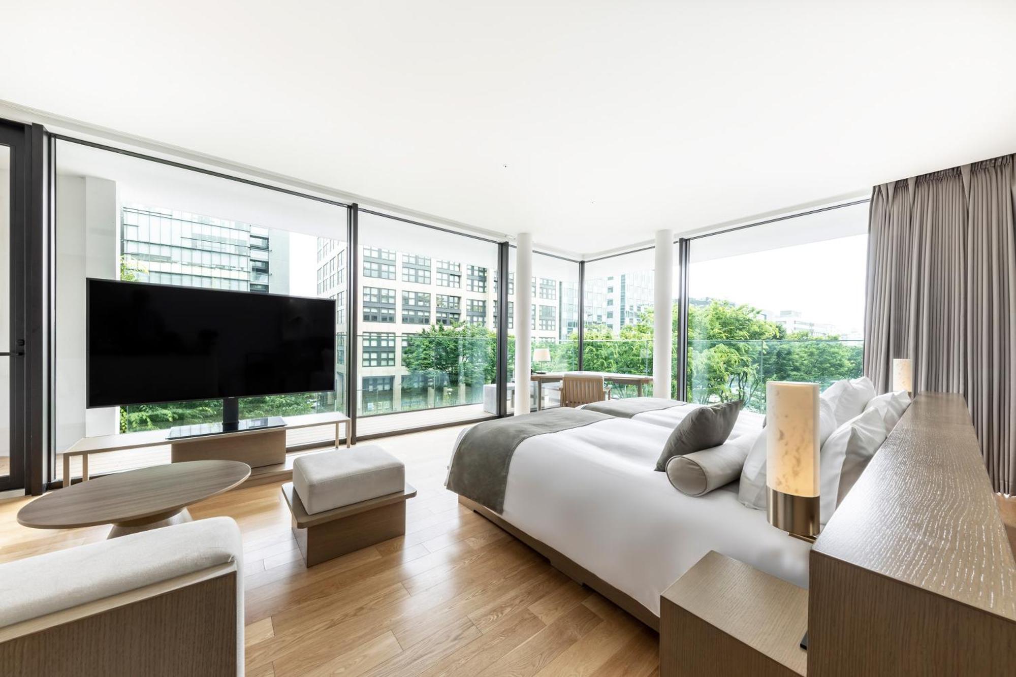 The Royal Park Hotel Iconic Kyoto Exterior photo Deluxe Suite